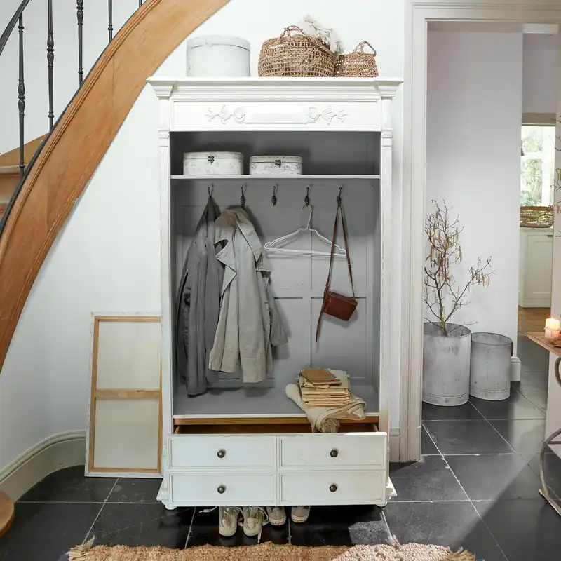 Garderobe Étourville Neue Ware