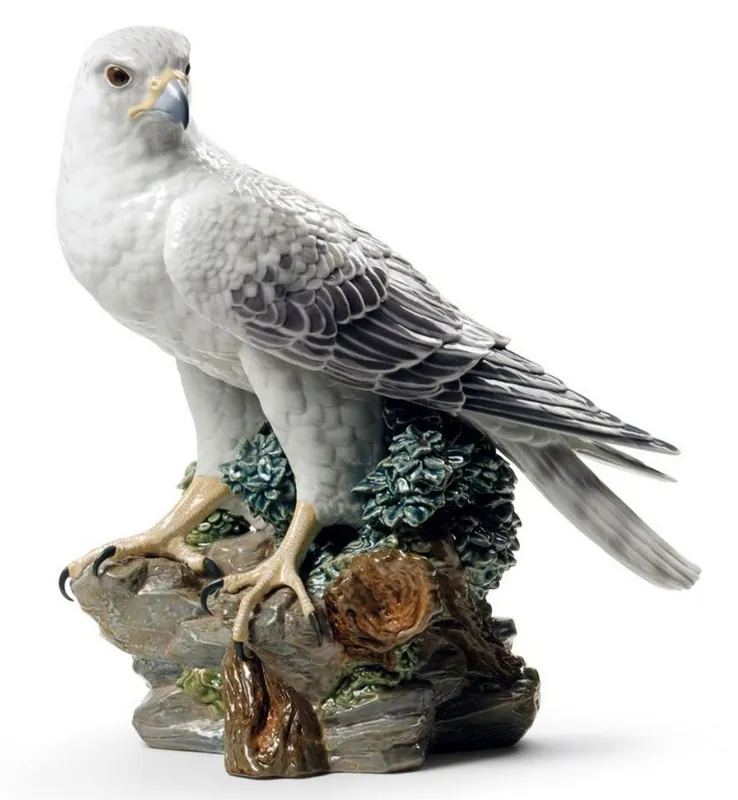 Casa Padrino Luxury Porcelain Falcon / Gyrfalcon Sculpture Multicolor 35 x H. 41 cm - Limited Edition Zertifiziert