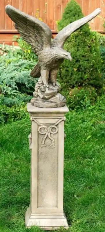 Letzte Chance Casa Padrino baroque eagle sculpture with pedestal antique white / gray 21 x 26 x H. 134 cm - Baroque Garden Déco