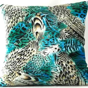 Kracherpreis Casa Padrino Luxury Decorative Cushion Colorado Feathers Multicolor 45 x 45 cm - Finest Velvet Fabric - Luxury Collection