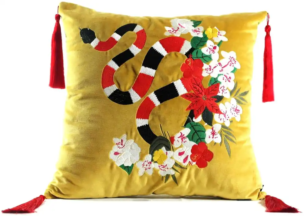 Günstig Casa Padrino luxury pillow with tassels snake yellow / multicolor 45 x 45 cm - Finest Velvet Fabric - Luxury Quality