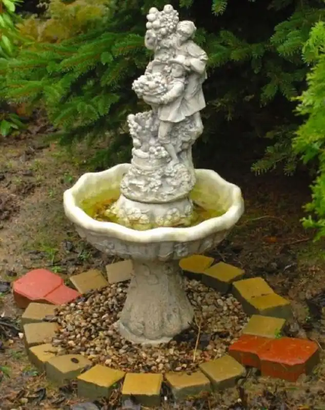 Wochenendangebot Casa Padrino Art Nouveau Garden Fountain Children & Grapes Gray Ø 46 x H. 97 cm - Baroque & Art Nouveau Fountain - Garden Decoration