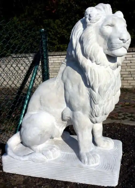 Markenware Casa Padrino Luxury Sculpture Sitting Lion 52 x 102 x H. 140 cm - Splendid Garden Decoration - Special!