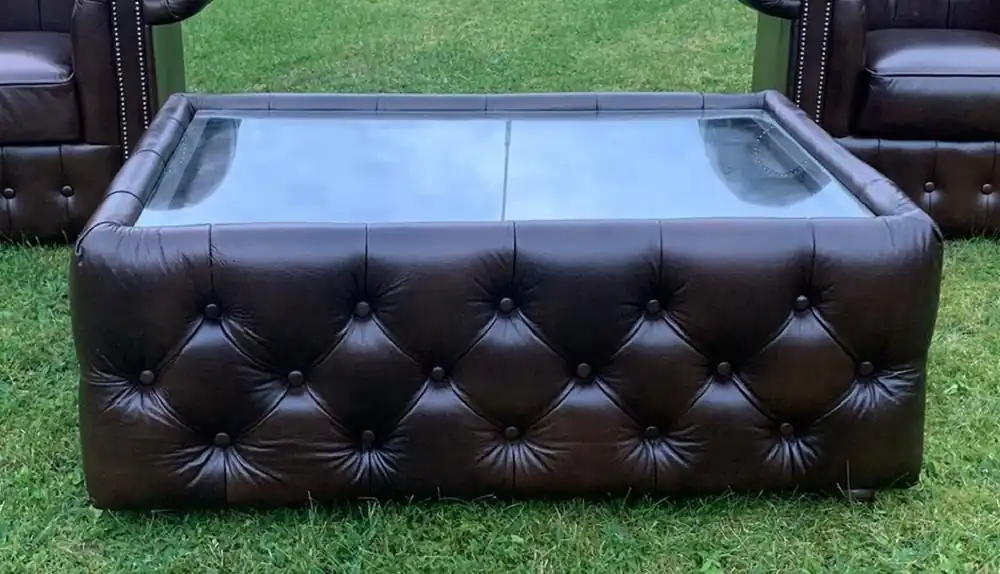 Casa Padrino Luxus Chesterfield Echtleder Couchtisch mit Glasplatte Schwarz Direktkauf