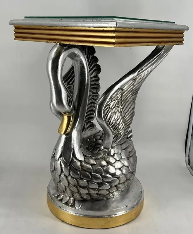 Casa Padrino Barock Beistelltisch Schwan mit Glasplatte Silber / Gold H. 78 cm - Barock Möbel Neuheit
