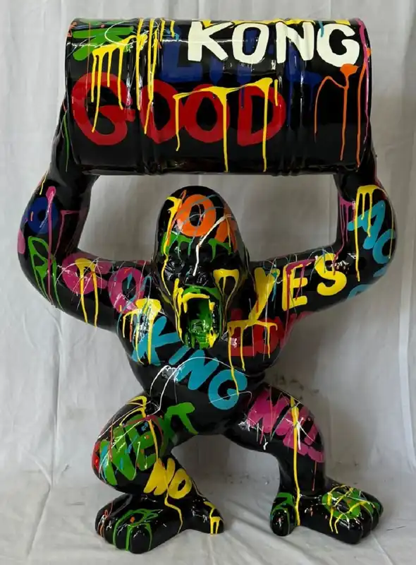 Ausverkauf Casa Padrino XXL Deko Skulptur Gorilla mit Fass Schwarz / Bunt H. 100 cm