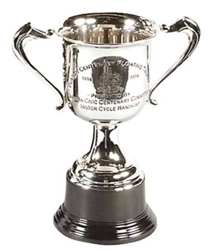 Günstig Casa Padrino trophy silver 33 x 20 x H. 25 cm - luxury decoration