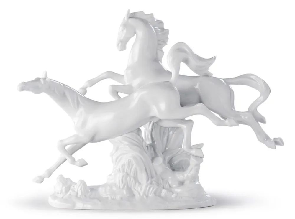 Bestseller Casa Padrino Luxury Porcelain Sculpture Jumping Horses White 38 x H. 30 cm - Luxury Collection