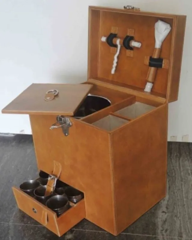Preis Gesenkt Casa Padrino mini bar / barre de valise en cuir véritable de luxe avec accessoires 32 x 23 x 36 cm - Qualité de Luxe