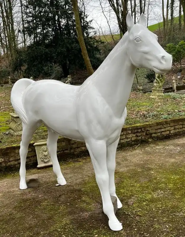 Casa Padrino sculpture décorative XXL de luxe cheval blanc 220 x H. 190 cm Schnäppchen