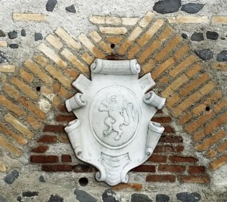 Markenprodukt Casa Padrino relief mural baroque de luxe armoiries gris antique H. 69 cm - Fabriqué en Italie