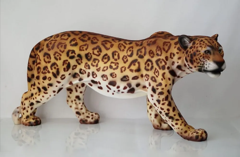Direktkauf Casa Padrino sculpture décorative XXL léopard beige / marron 160 x H. 72 cm