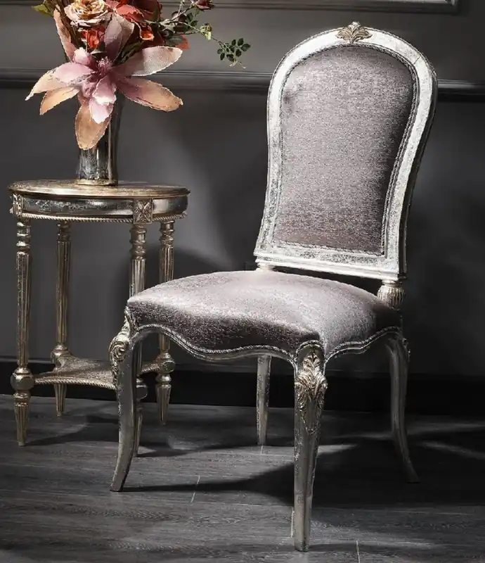 Bestpreis Casa Padrino chaise de salle à manger baroque de luxe argent / or H. 102 cm - Meubles de salle à manger baroques