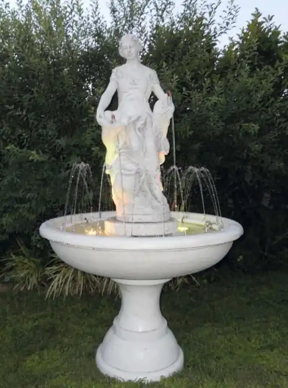 Casa Padrino fontaine baroque blanc Ø 102 x H. 178 cm - Fontaine de jardin ronde - Fabriqué en Italie Sale