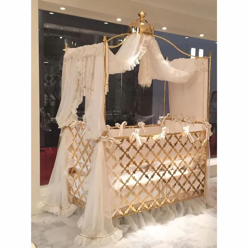 Casa Padrino lit bébé baroque de luxe avec couronne or 150 x 80 x H. 245 cm - Fabriqué en Italie Jetzt Bestellen