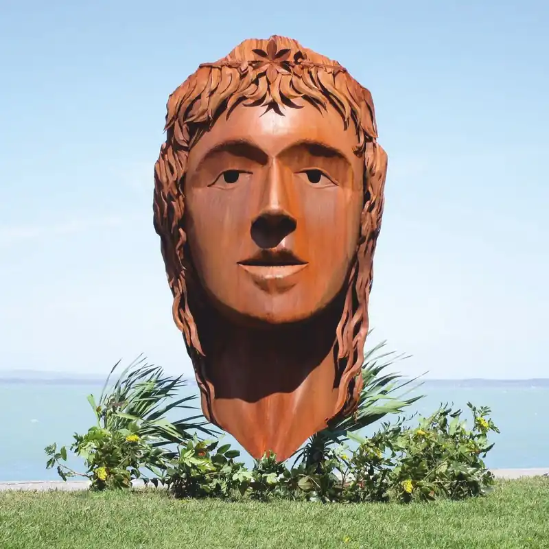 Casa Padrino sculpture décorative de jardin en acier tête de femme rouille H. 215 cm Sonderaktion