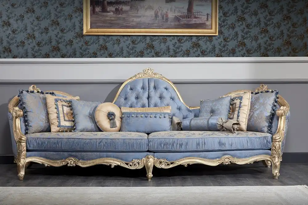 Highlight Casa Padrino Divano Chesterfield Barocco di Lusso Blu Chiaro / Oro Antico 300 x 90 x H. 119 cm - Sontuoso Divano da Salotto Barocco - Mobili Barocchi