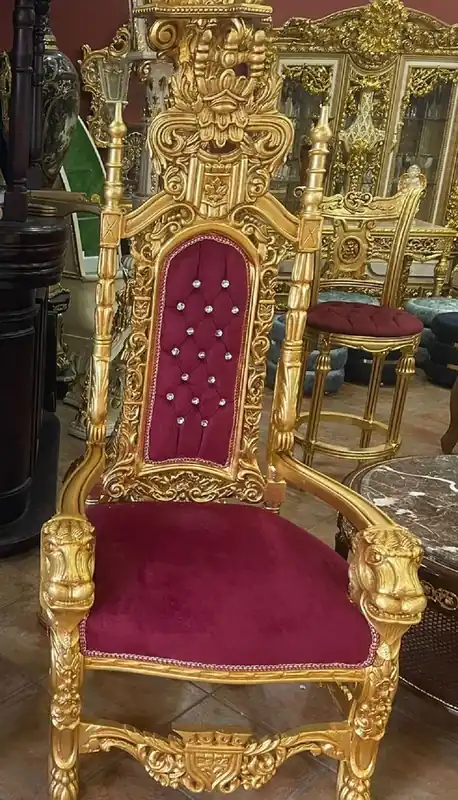 Casa Padrino poltrona trono barocco con pelle artificiale e strass bordeaux rosso / oro - Poltrona reale fatta a mano - Poltrona da sposa - Poltrona gigante - Magnifici mobili barocchi Solange Der Vorrat Reicht