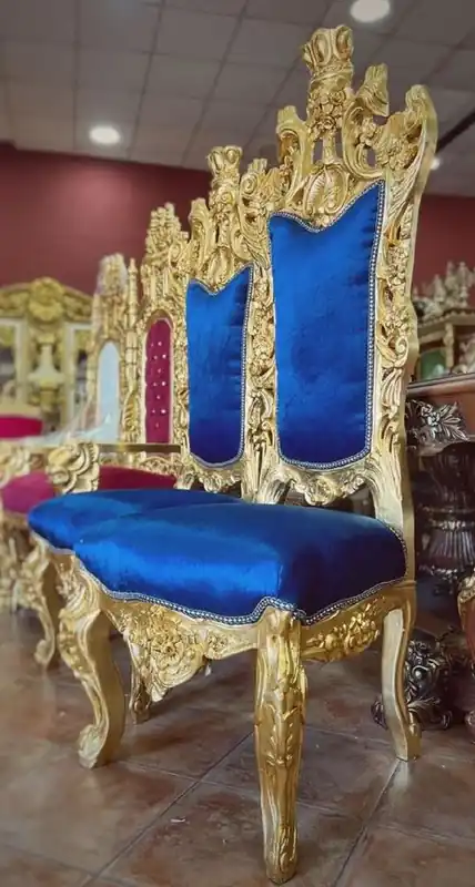 Bestseller Casa Padrino sedia trono barocco blu reale / oro - Sedia da pranzo fatta a mano con schienale alto con tessuto in velluto - Mobili da pranzo barocchi