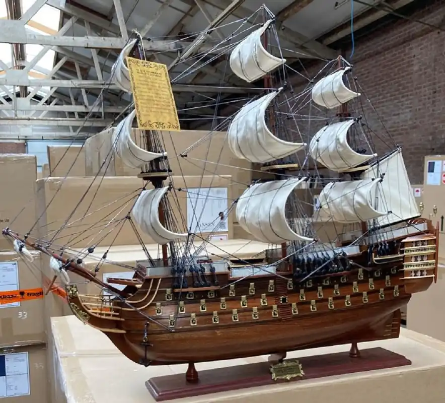 Expressversand Casa Padrino fiore all'occhiello di lusso HMS Victory marrone 97 x 29 x A. 83 cm - Nave decorativa britannica fatta a mano - Nave di legno - Veliero - Nave da guerra - Accessori decorativi di lusso