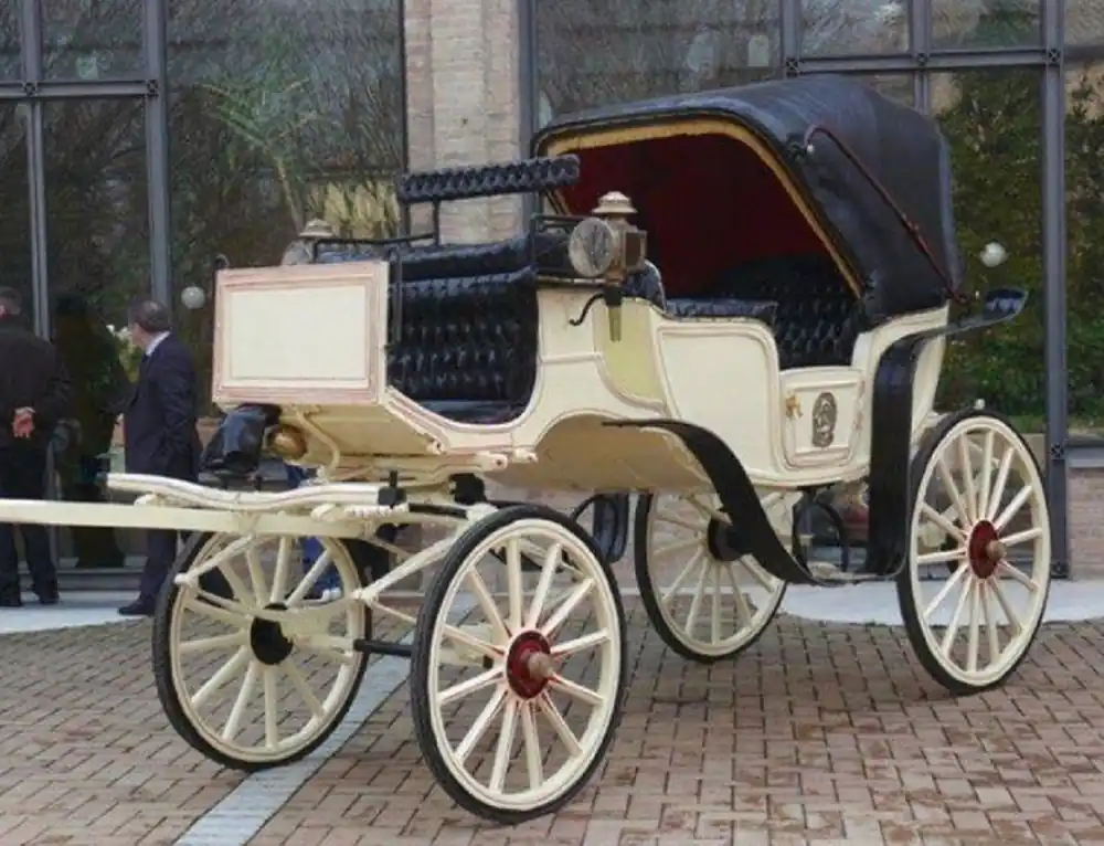 Begrenztes Angebot Casa Padrino carrozza trainata da cavalli barocco crema / beige / nero - Magnifica carrozza nuziale in stile barocco - Carrozza in stile barocco fatta a mano - Nobile e Magnifica