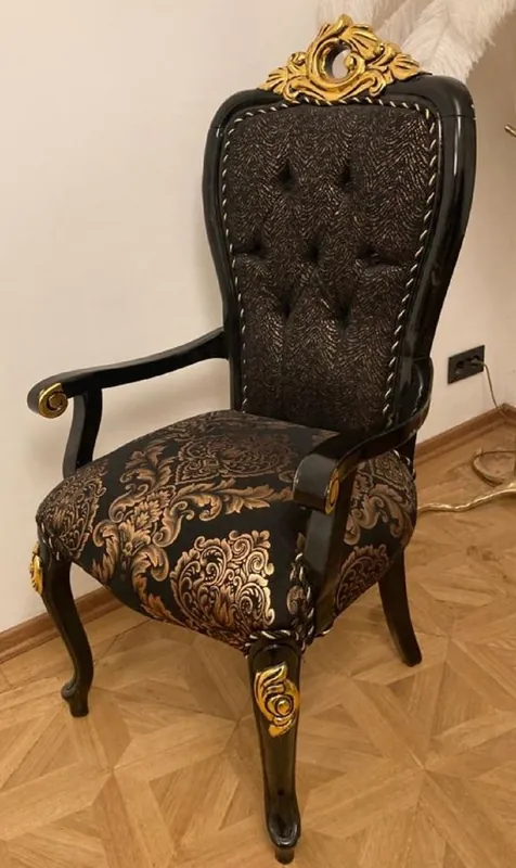 Finale Aktion Casa Padrino sedia da pranzo barocco di lusso con braccioli nero / oro - Mobili per sala da pranzo in stile barocco - Mobili di lusso in stile barocco - Mobili barocchi