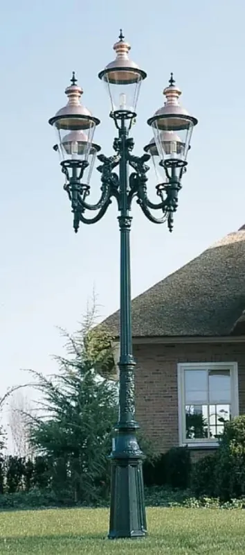 Direktkauf Casa Padrino lanterna da giardino Art Nouveau verde / rame Ø 147 x A. 450 cm - Magnifica lampada da terra in alluminio - Enorme lampada da giardino - Illuminazione da giardino nostalgica