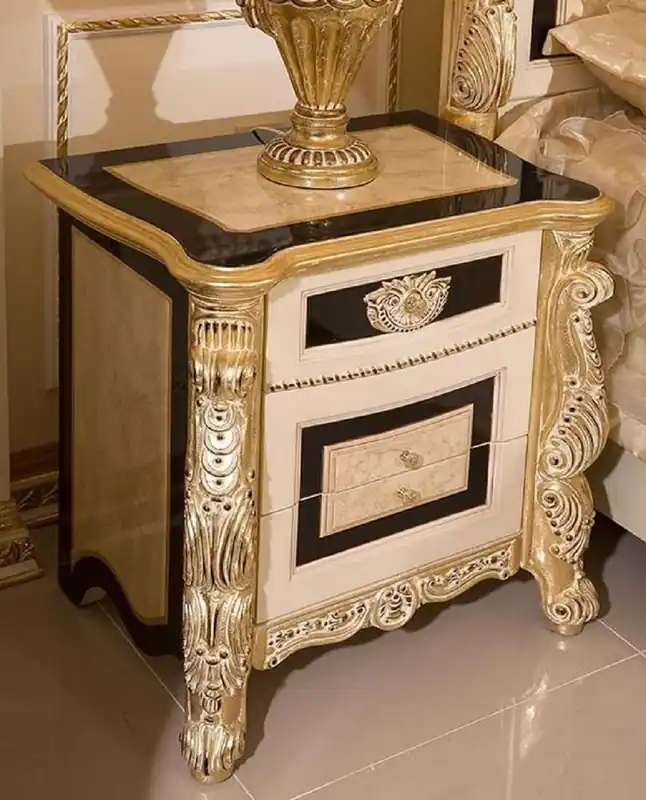 Casa Padrino comodino barocco di lusso bianco / beige / nero / oro - Magnifico comodino in stile barocco con 3 cassetti - Mobili per camera da letto di lusso in stile barocco - Mobili barocchi Finale Aktion