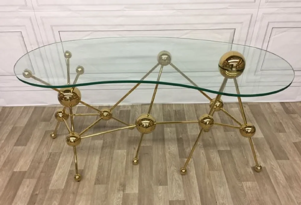 Casa Padrino scrivania di design di lusso oro 160 x 75 x A. 77 cm - Tavolo da ufficio in metallo con piano in vetro curvato - Tavolo da computer - Mobili per ufficio di design di lusso Wochenendangebot