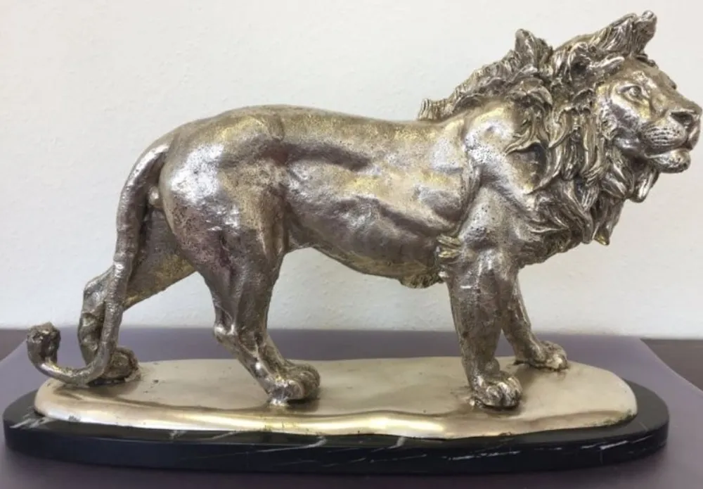 Bestseller Casa Padrino león figura de bronce base de mármol plata / negro 49 x 16 x H. 31 cm - Figura Decorativa de Lujo