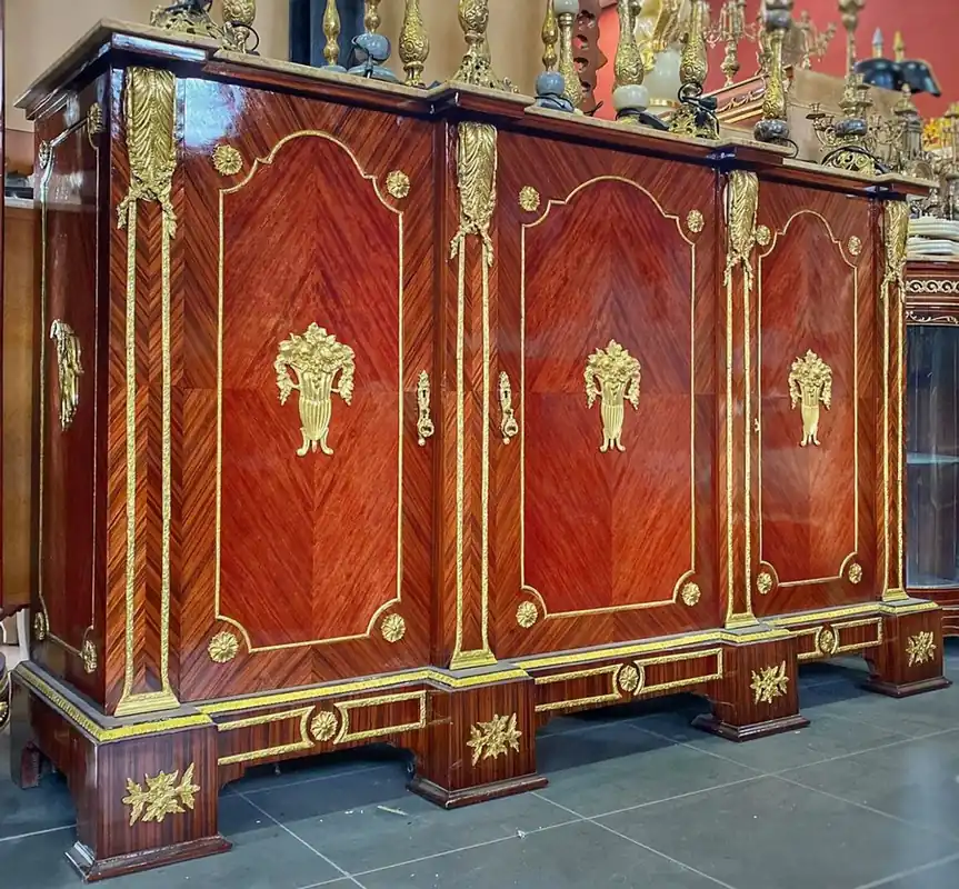 Casa Padrino aparador barroco marrón / oro / crema - Gabinete hecho a mano de madera maciza con 3 puertas y tapa de mármol - Muebles de salón barrocos Sichere Zahlung