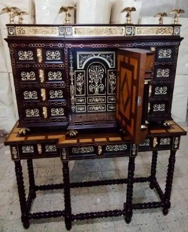 Casa Padrino secreter barroco de lujo marrón oscuro / marrón marquetería / negro / oro - Secreter de estilo antiguo con puertas y cajones - Muebles de oficina barrocos - Noble y Magnífico Angebot
