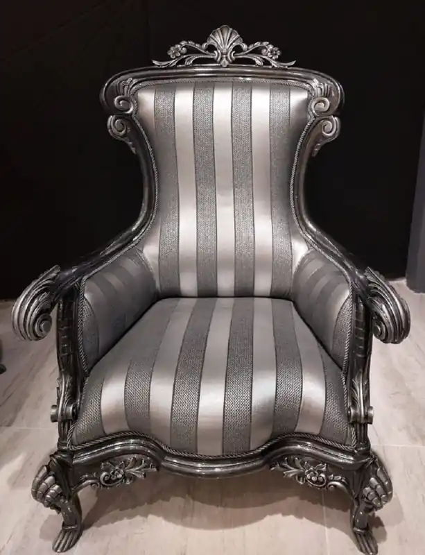 Garantierte Lieferung Casa Padrino sillón barroco de lujo plata / gris / negro / plata - Sillón de salón de estilo barroco hecho a mano con rayas - Muebles de salón barrocos - Noble y Magnífico