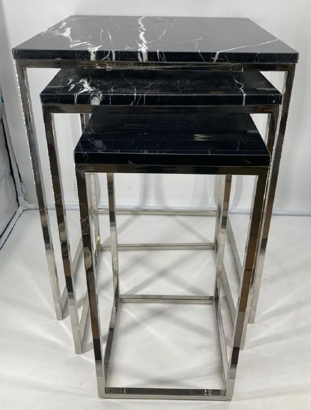 Highlight Casa Padrino conjunto de mesa auxiliar de lujo de 3 plata / negro - Mesas de acero inoxidable con tapa de mármol - Muebles de salón - Colección de lujo
