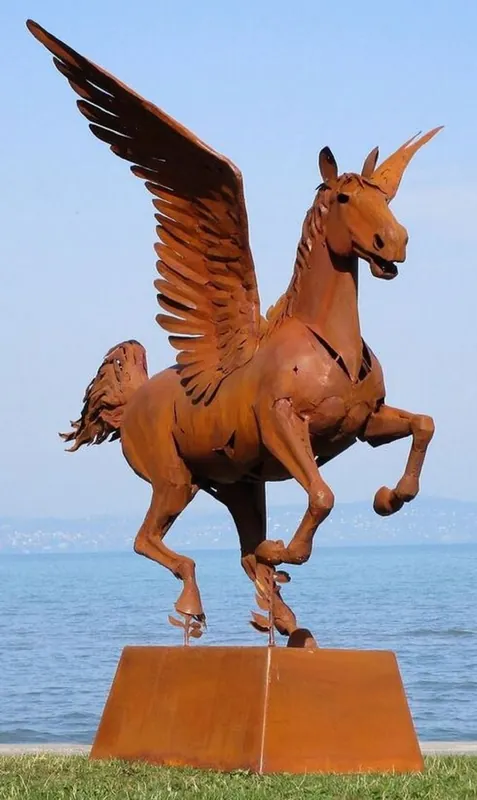 Heißes Angebot Casa Padrino escultura decorativa de lujo caballo Pegaso con pedestal óxido 288 x 175 x A. 305 cm - Escultura de acero de tamaño natural - Figura decorativa de jardín enorme - Esculturas de jardín