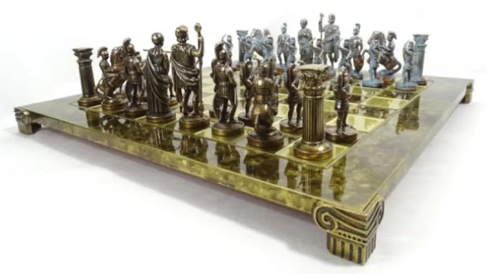 Wochenendangebot Casa Padrino conjunto de ajedrez de lujo 44 x 44 cm - Conjunto de ajedrez romano - Tablero de ajedrez de latón hecho a mano con piezas de ajedrez de latón - Accesorios decorativos de lujo