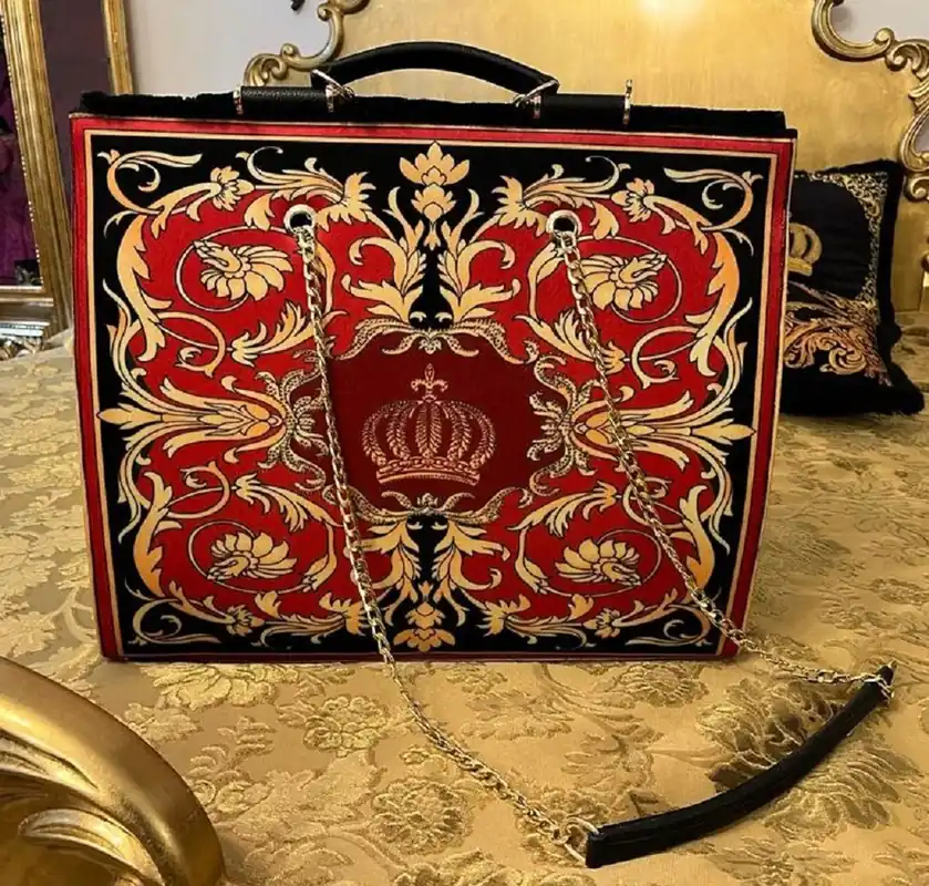 Pompöös by Casa Padrino Bolso para Mujer de Lujo Corona y Pedrería Rojo / Negro / Oro 43 x A. 43 cm - diseñada por Harald Glööckler Preis Gesenkt