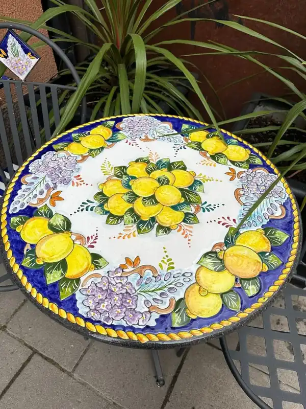 Meistverkauft Casa Padrino Mesa de Jardín Art Nouveau de Lujo Multicolor / Gris Ø 70 cm - Mesa de Jardín de Hierro Forjado con Tablero de Piedra de Lava - Muebles de Jardín Art Nouveau - Hecho en Italia