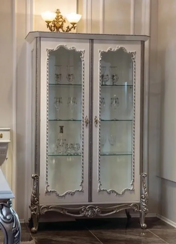 Casa Padrino vitrina barroco de lujo blanco / plata 125 x 55 x A. 195 cm - Vitrina noble de madera maciza con 2 puertas de vidrio y 3 estantes de vidrio - Muebles de estilo barroco Abverkauf