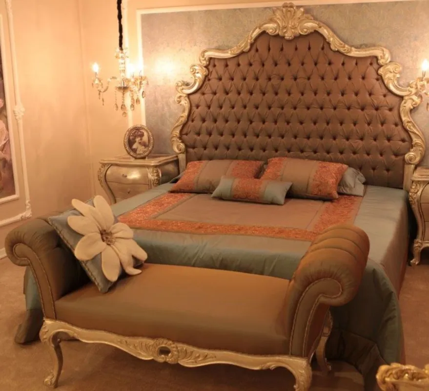 Direktkauf Casa Padrino cama doble barroco de lujo marrón / plata / oro 230 x 200 x A. 220 cm - Cama noble de madera maciza con cabecera - Magnífica muebles de dormitorio de estilo barroco