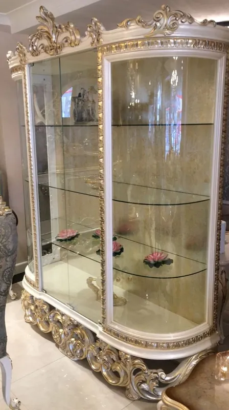 Sichere Zahlung Casa Padrino vitrina barroco de lujo blanco / plata / oro 170 x 50 x A. 215 cm - Magnífica vitrina con 2 puertas de vidrio y 2 estantes de vidrio - Muebles Barrocos