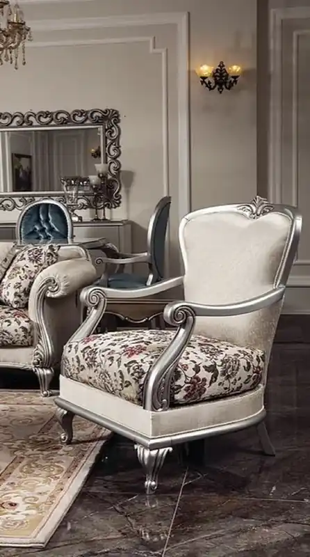 Casa Padrino sillón barroco de lujo crema / beige / plata 77 x 66 x A. 108 cm - Sillón de salón noble con patrón floral - Muebles de salón barrocos Direktkauf