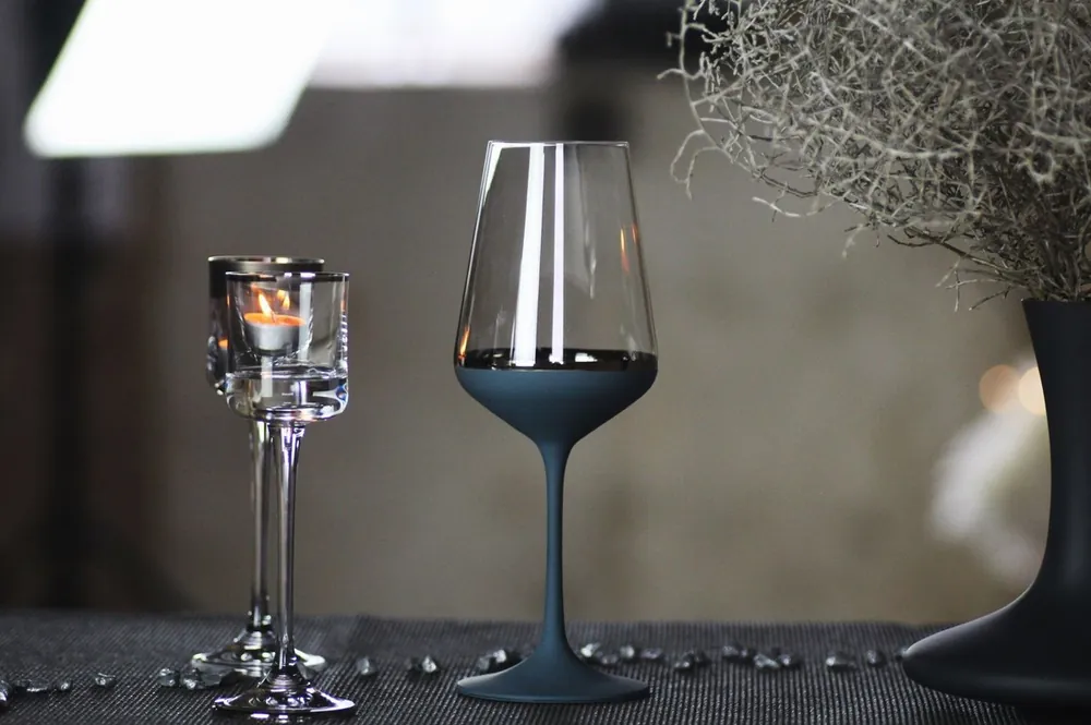 Casa Padrino conjunto de 6 copas de vino tinto de lujo azul oscuro / plata Ø 8,5 x A. 24 cm - Copas de vino hechas y pintadas a mano - Accesorios para Hoteles y Restaurantes - Calidad de Lujo Neue Ware