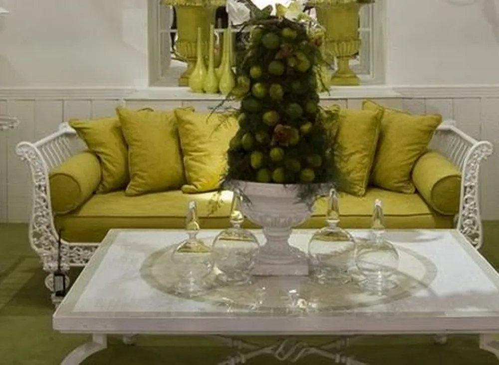 Casa Padrino sofá barroco de lujo verde oliva / blanco 212 x 87 x A. 77 cm - Sofá de hierro forjado forjado a mano con cojines - Sofá de Salón - Sofá de Jardín - Sofá de Patio - Muebles Barrocos Wochenendangebot