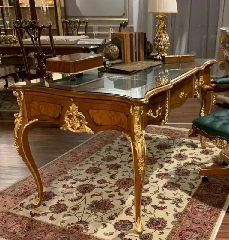 Casa Padrino escritorio barroco de lujo marrón / oro 156 x 88 x A. 80 cm - Magnífica mesa de oficina de madera maciza hecha a mano con tapa de vidrio - Mobiliario de oficina - Calidad de Lujo Top-Preis