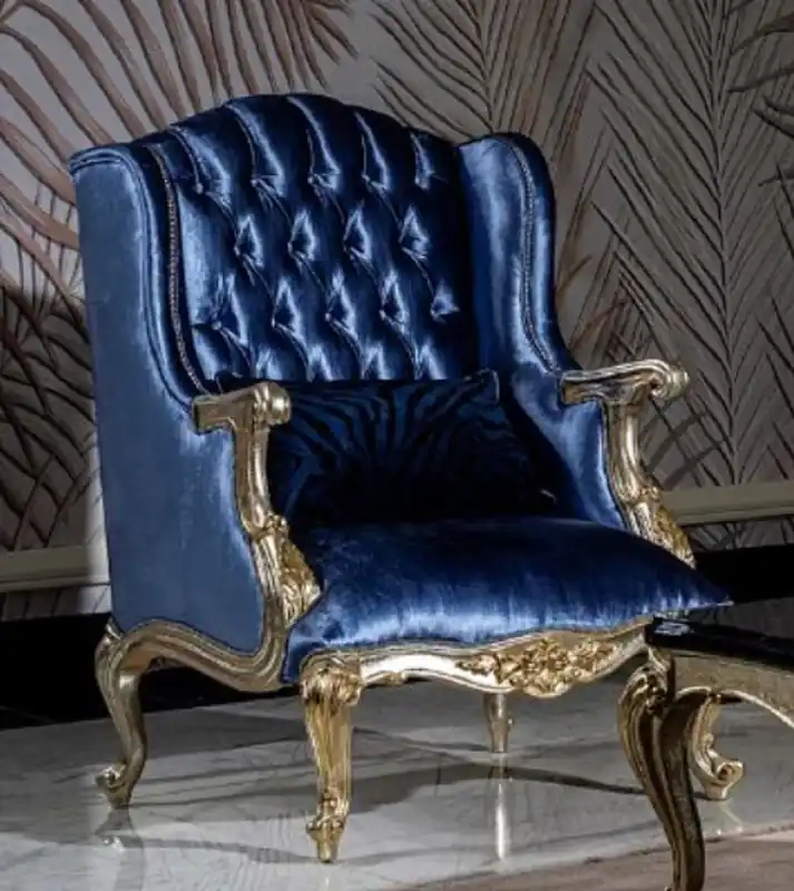Top-Preis Casa Padrino sillón orejero barroco de lujo azul / plata / oro - Sillón de salón hecho a mano con cojín decorativo - Muebles de salón barrocos