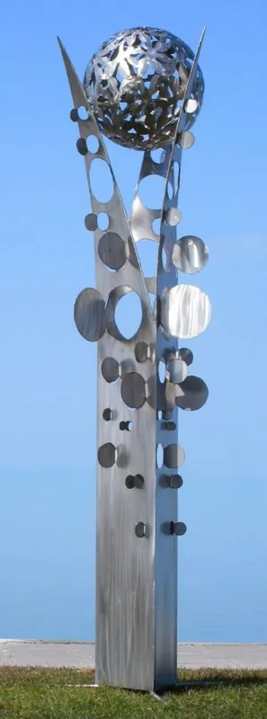 Direktkauf Casa Padrino escultura de jardín de acero inoxidable de diseño columna con bola plata 75 x 70 x A. 268 cm - Decoración de jardín hecha a mano resistente a la intemperie