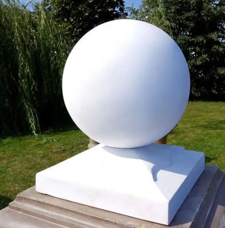 Sonderaktion Casa Padrino bala de cañón sobre soporte blanco - versión pesada - decoración de jardín