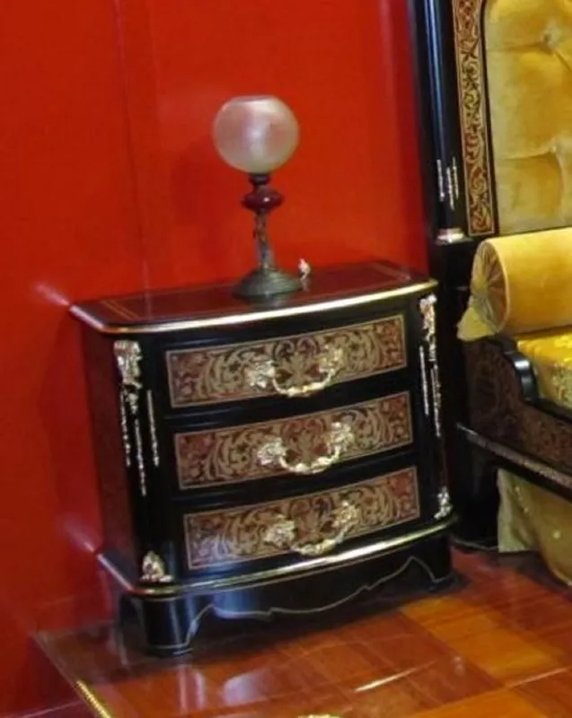 Sonderaktion Casa Padrino mesita de noche boulle barroco de lujo negro / rojo / oro - Mesita de noche estilo barroco hecho a mano - Muebles de dormitorio barrocos - Calidad de primera clase