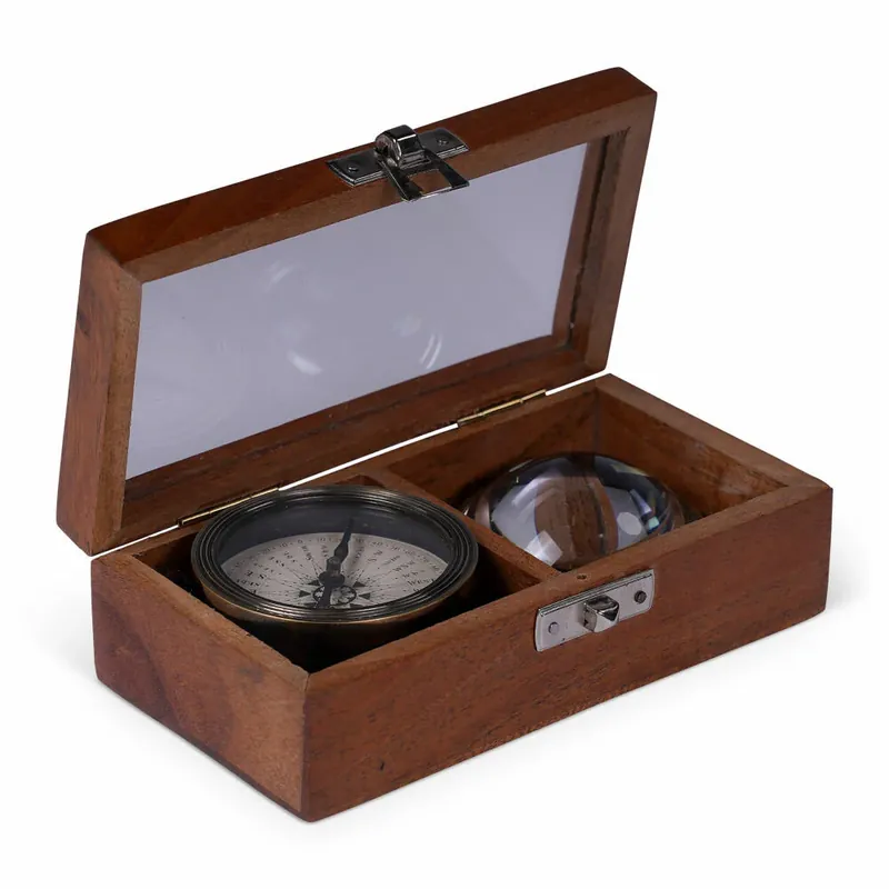 Angebot Authentic Models The Darwin Gift Box, 2-tlg., Kompass, Fischaugen-Lupe, Dekoration, Holz / Messing / Glas, GB001